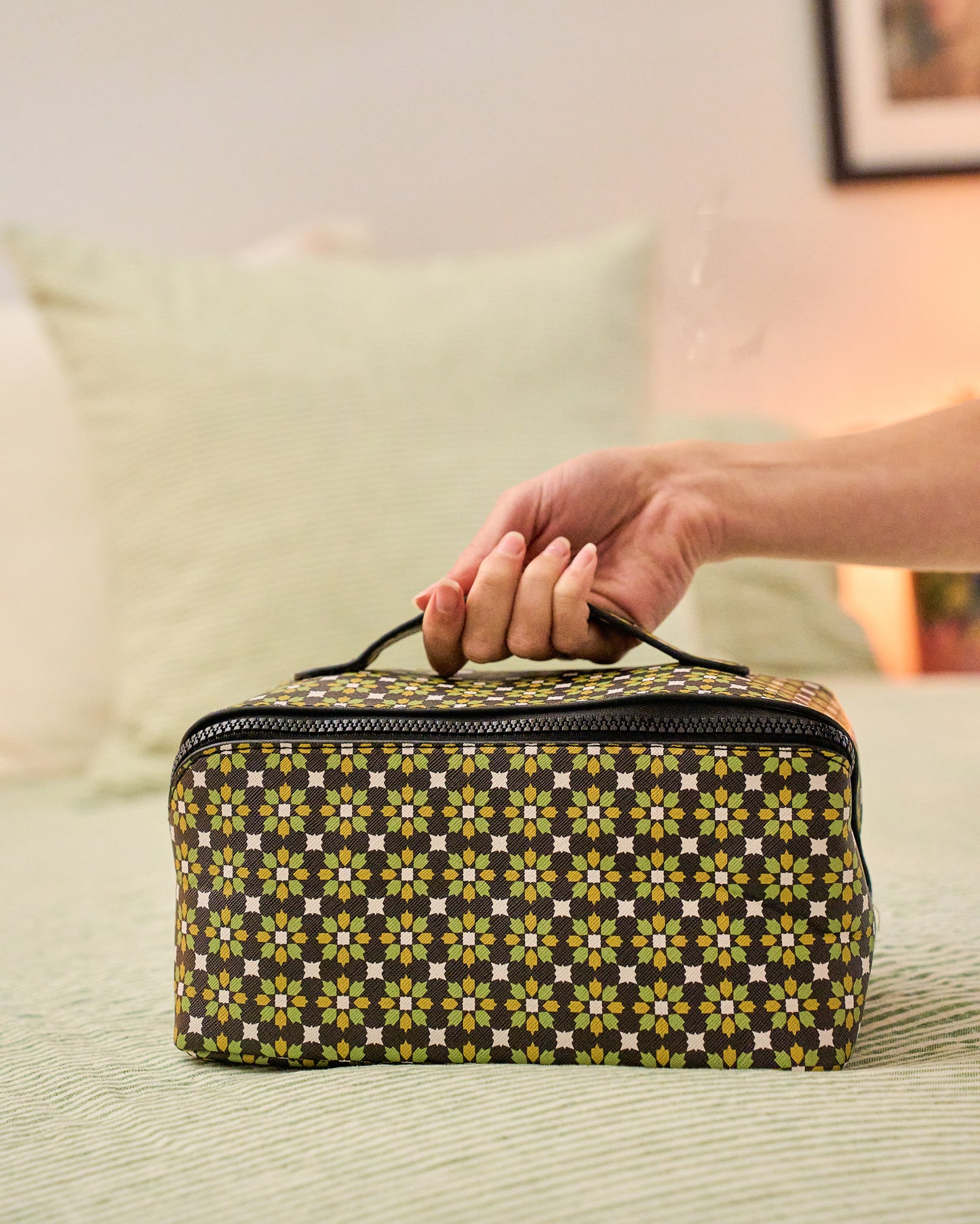Cosmetic bag Vineyard Visions